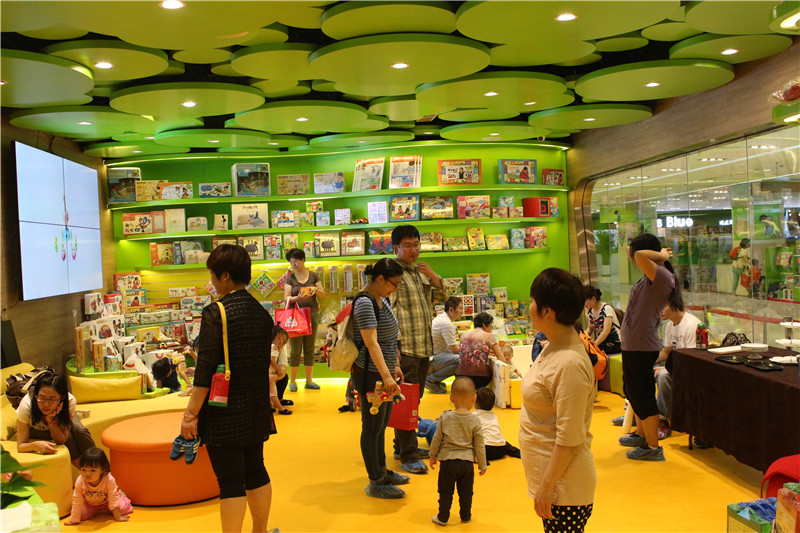 BBunion国际早教三里屯中心闪耀试营业 近百家庭齐见证